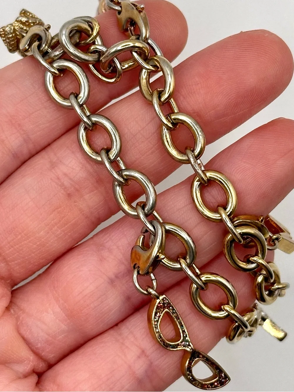 Kate Spade Charm Bracelet - Gold Tone XO Confetti Glasses Price Frog Champagne - Picture 10 of 11